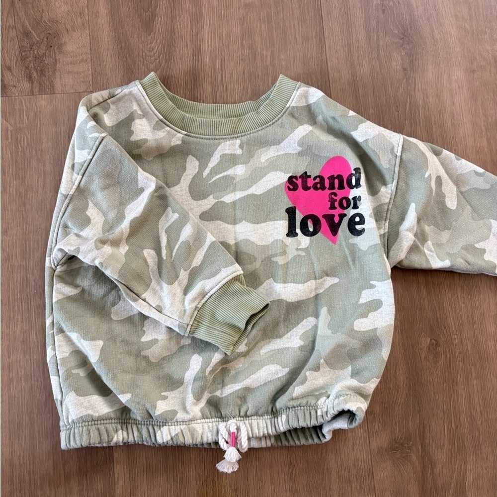Camo Long Sleeve Cinch hem Sweatshirt with Pink Heart- size 2T